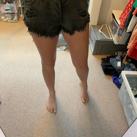 by the way mid rise shorts - Picture 4 of 7